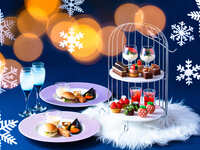 [Seasonal Afternoon Tea★2 hours] Strawberry and chocolate sweets stand × Free cafe