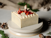 Brown sugar and strawberry shortcake 14cm