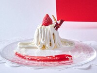 【スタッフおすすめ！クリスマスフェア】ドリンクセット / いちごのクリスマス“生”モンブラン 〈わたしだけの“ホール”ケーキ〉