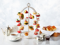 【12/26-3/13 Weekend】Strawberry Afternoon Tea + Strawberry Pass around