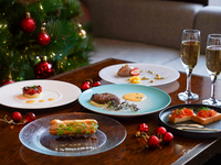 【クリスマスディナー2025★テーブル席｜乾杯酒付】地上220mの夜景とともにXmasを彩る贅沢フルコース(12/21・22・23・25日限定)