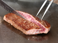 聖誕楓葉套餐（120克神戶牛肉），適合2人或以上享用