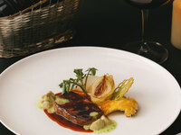 【ワイン付・近江牛グレードアップ・完全予約制】☆ペアリングワイン付き近江牛グレードアップクリスマスディナー☆12/25