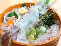 8,000 yen (Banquet) Excellent squid sashimi and seafood dishes, with 2 hours of premium all-you-can-drink sake with 30 varieties
