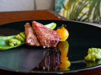 オフィシャルWEB予約限定【アニバーサリーコース－Laule’a－】国産牛などのWメイン全7皿+乾杯酒+メッセージプレート(個室確約)