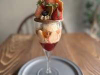 季節のフルーツパフェ【14時〜17時(金土日は16時)まで】