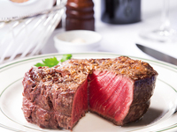 【仅限周日及节假日】菲力牛排套餐（8道菜）