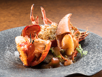 活きオマール海老「丸一尾」と肉五貫溶岩焼き懐石