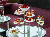 ［16:00 / 16:30］Deluxe Strawberry Afternoon tea with Conrad Bear