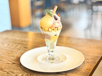 洋梨とキャラメルショコラのパフェ