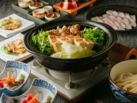 Специальное предложение [Летний банкет] Отдельная комната для групп гарантирована ★ Наслаждайтесь летним угрем ★ Упитанный молодой цыпленок, приготовленный при низкой температуре, и сезонные устрицы из сладкой кукурузы ★