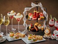 【平日】ヒルトンクリスマスベア＋乾杯ドンペリニョン付き 冬のアフタヌーンティー　赤い果実とホワイトチョコのハーモニー　2～4名様