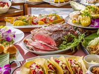 ハワイアン ランチビュッフェ+アルコール含むフリーフロー付き