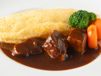 【ビーフシチュー・オムライス】サラダ・デザート・スープ・コーヒービュッフェ付き