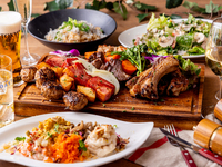 忘年会2025《BBQスタンダード》【響も飲み放題120分】THE ROAST人気肉盛り合わせのBBQコースプラン