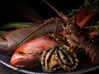 ステーキ＆シーフード ランチ〈県産牛 ロース80g〉