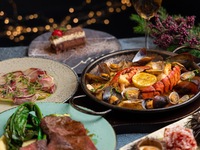 【XmasDinner2025】3種ピンチョスやズワイガニのパエージャ、牛フィレ肉を楽しめる、スペシャル・クリスマスコース　全6品