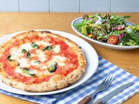 Perfect for celebrating birthdays and anniversaries! [Weekdays only] Choose your main course with a message plate ★ A great value course that includes a toast drink + salad + after-meal dessert & coffee ★