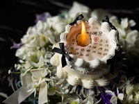 NEW【美食ディナーBD-B】燃えて現れるサプライズメッセージのバーンアウェイケーキ&記念日カクテル付き！『厳選牛のグリル×真鯛の香草パン粉焼き』など8品5皿＜サプライズ記念日コース＞