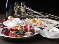 Xmasハイティー～サンタクロースからの贈り物～　スパークリングワインカクテル+選べる１ドリンク付