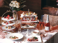 【プレミアムバレエコア特別装飾席】ミガキイチゴスパークリングワイン×10種前菜付きパスタ＆メインコース×ストロベリー＆ショコラアフタヌーンティー