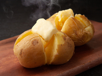 【a la carte meal】Baked Potatoes with Butter/ local aged potatoes【540】