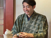 “Praying for Auspicious Blessings from a Single Drop of Tea” Literati Sencha Ceremony with Shiou Tsukuda of Issa-an