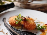 [Guaranteed semi-private room business dinner plan] Approximately 50 types of food, 150 minutes, free drinks included & 6-course full course from appetizer to dessert