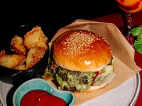 [PIOPIKO Set] A set menu with your choice of burger or tacos + your choice of two drinks