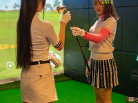 Girls’ Night Golf Plan (with unlimited drinks) | 90 minutes