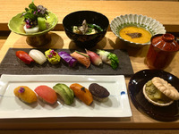 Vegan course: 18 dishes of sushi and appetizers