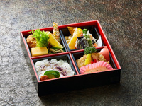 【昼】味比べ揚げ三昧弁当