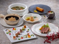 Dinner course to travel the senses