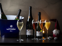 Christmas dinner + 2 hours of free flow champagne