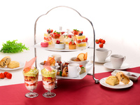 【土日祝・ティータイム】ミニデザート付・乾杯ドリンク特典★ポム・ダダン アフタヌーンティー ～苺を味わう甘美なひととき～（1/8～2/28）