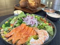 平日限定！SALMON&SHRIMP SALAD SET