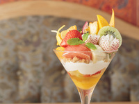 ＊土日祝　フルーツパフェ