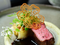 1/31まで20%off【窓席確約アニバーサリープラン】 乾杯酒＋メインは飛騨牛　5品＋食後のお飲み物   