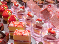 ストロベリーブッフェディナー〈65歳以上〉