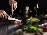 [Lunch & Dinner] ★Online only★ Comparison of Japanese Osaka Wagyu “Naniwa Kuroushi”  and Omi Beef