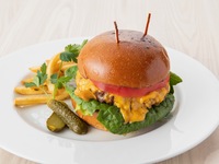 FRIED EGG CHEESE BURGER