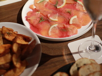 【飲み放題STANDARD PLAN】フード4品＋オリジナルカクテル含む20種類から