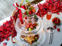 [90 minutes of free flow included] Luxurious Amaou Afternoon Dessert Set