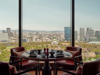 2/1-3/31【ランチ 窓側確約】乾杯シャンパン付　全4品コース URA　10,700円