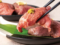 【土日祝日ディナービュッフェ大人/120分制】牛ロースステーキ、揚げたて天ぷらも食べ放題！