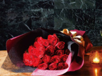 ◇お食事のご予約と一緒にご注文ください◇【熱い思いをまっすぐに届ける情熱的な深紅のバラ】レッドローズ108本