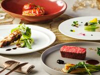 【1月限定！ご家族のお祝い会食におすすめ】乾杯ドリンク＋2ドリンクペアリング付！メインはオマール海老や厳選牛フィレ肉のを愉しめる贅沢ランチ全5皿