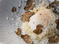 【エレガンテ】乾杯酒＋スープ＋前菜＋スペシャリテ＋パスタ＋選べるメイン＋デザート盛り合わせ＋カフェ＋メッセージプレート