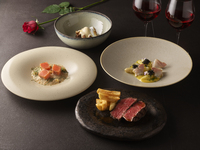 [2/7~2/14] Love in Bloom + Rosé Wine Pairing (3 glasses)