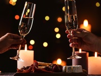 12/22~25【Xmas☆ランチ＋アフタヌーンティー】『選べるメイン3種+苺×チョコレートのアフタヌーンティーの6種スタンド』など4皿